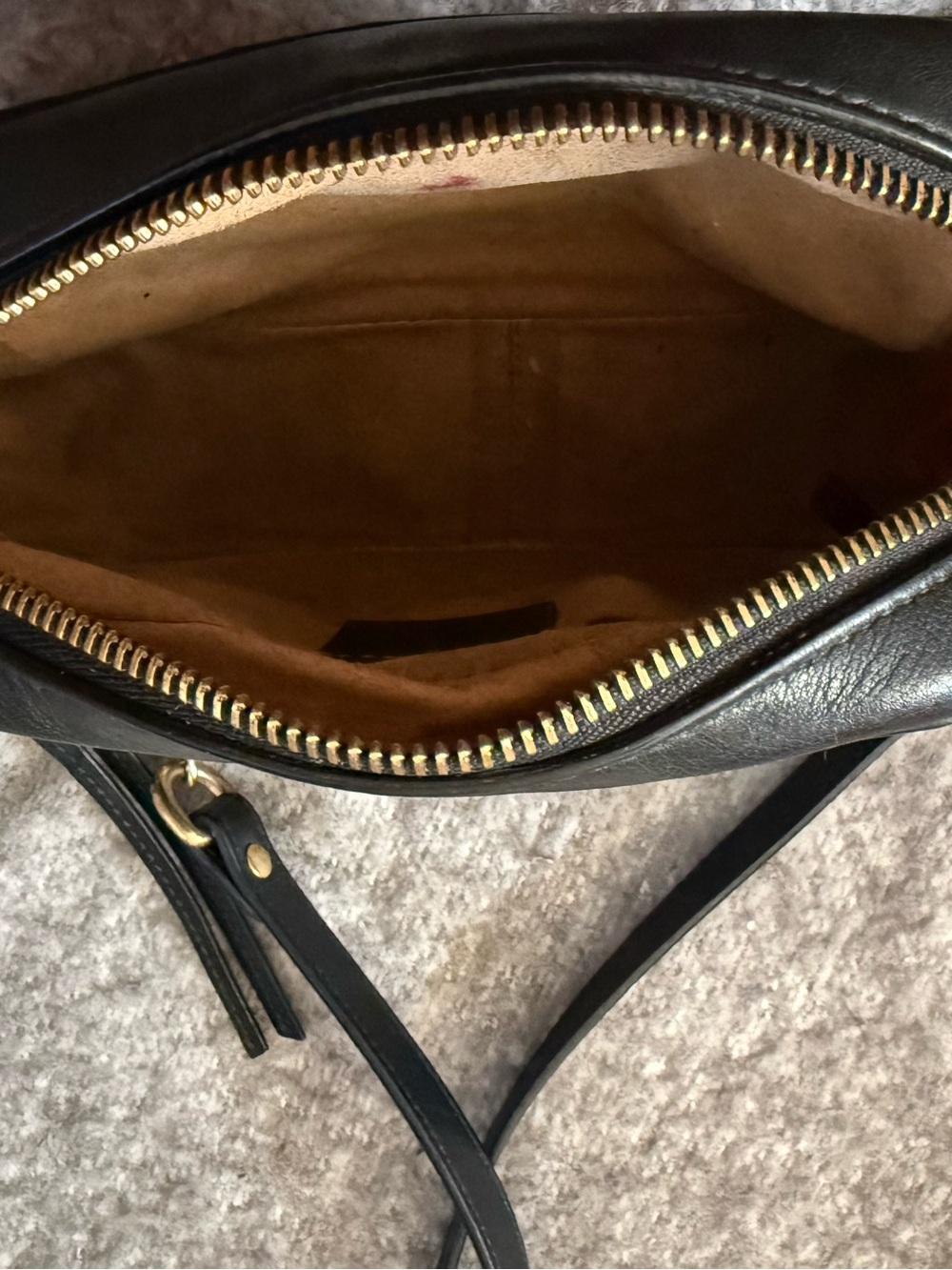 (AUTHENTIC) Gucci Black GG Marmont matelassé mini bag (Pre-owned) - Picture 9 of 9